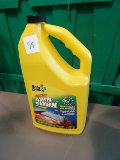 lot 59 image: NEW Bottle Rain Dance Car Wash and Wax 64 oz