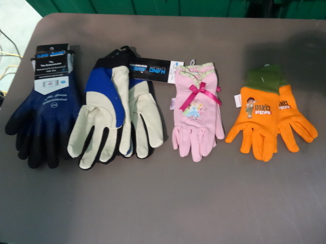 lot 67 image: NEW Lot qty 4 Work and Other Gloves