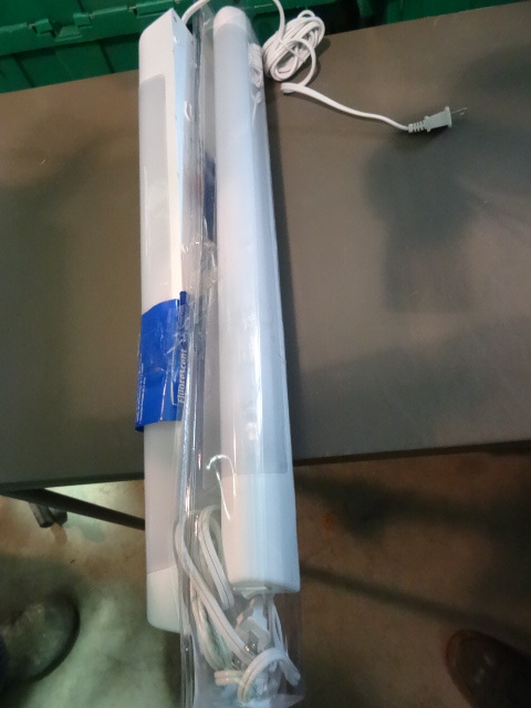 lot 84 image: NEW Qty 2 Under Cabinet or Utility Lights