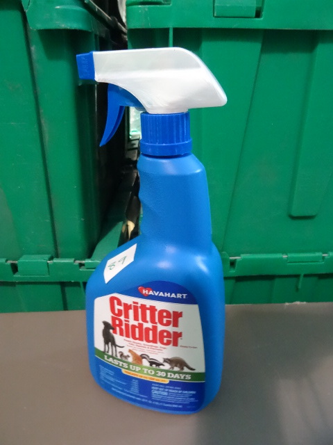 lot 89 image: NEW Bottle Havahart Critter Ridder Repels Wild animals and Pets Alike. Spray up to 320 sq ft and Animals Keep Away for up to 30 days