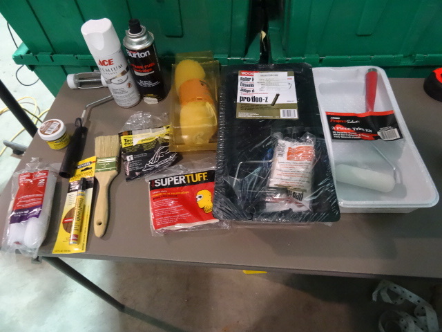 lot 124 image: NEW Lot Misc Painting Supplies