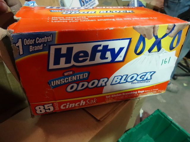 lot 161 image: NEW Box Hefty CinchSack Qty 85 Plastic Bags 13 gal