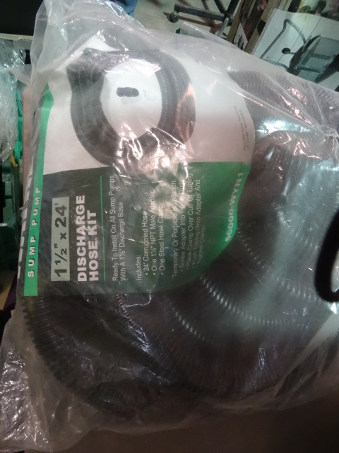 lot 190 image: NEW Wayne 1.5 in x 24 ft Sump Pump Discharge Hose