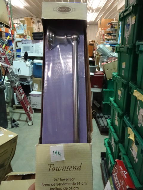 lot 194 image: NEW Franklin Brass Townsend 24 in Towel Bar