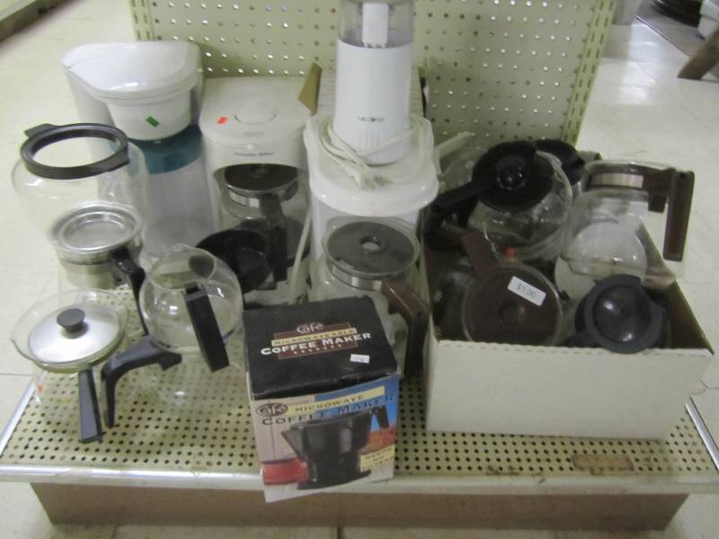 lot 16 image: Lot of coffee makers and pots, grea...