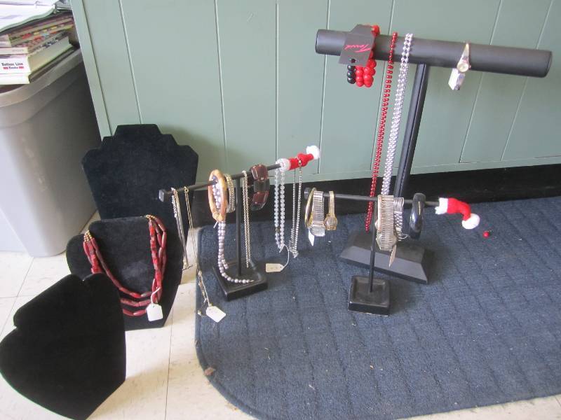 lot 52 image: Lot of jewelry and displays...