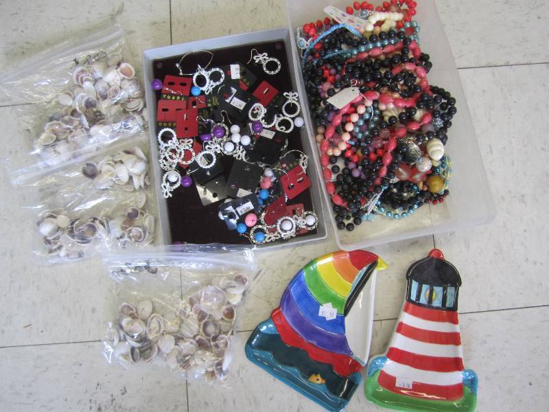 lot 54 image: Jewelry lot, great for resale...