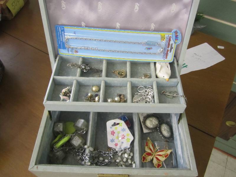 lot 63 image: Jewelry box with assorted jewelry...