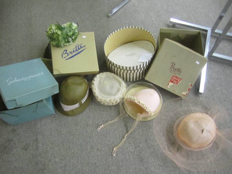 lot 284 image: Vintage hats and boxes...