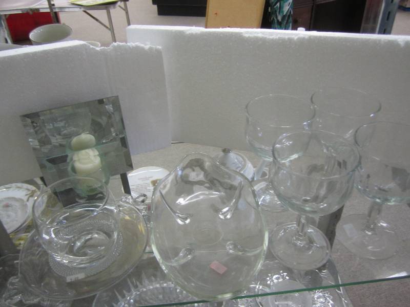lot 289 image: Fine glassware...