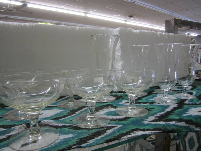 lot 294 image: Fine glassware...