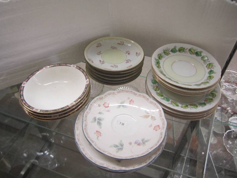 lot 298 image: Fine glassware...