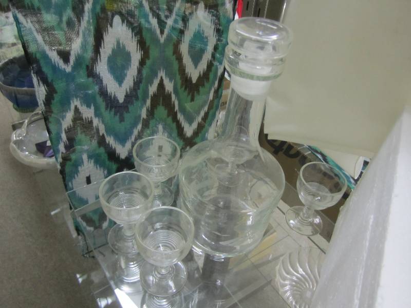 lot 299 image: Fine glassware...