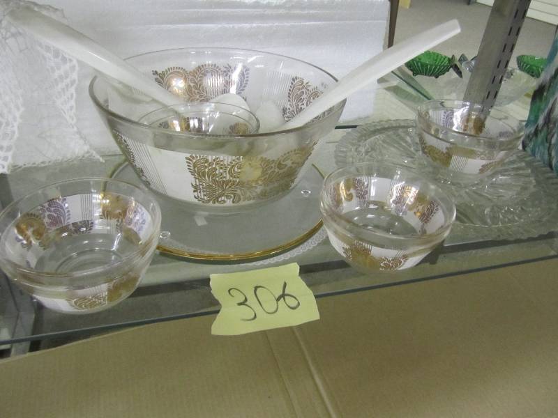 lot 306 image: Fine glassware...