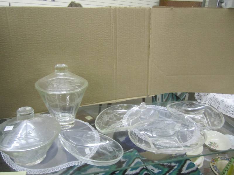 lot 310 image: Fine glassware...