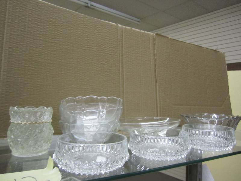 lot 312 image: Fine glassware...