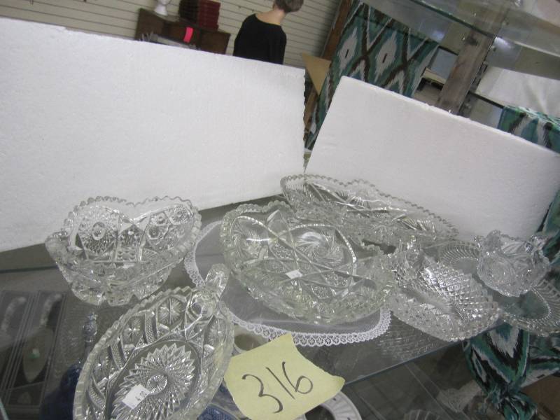 lot 316 image: Fine glassware...