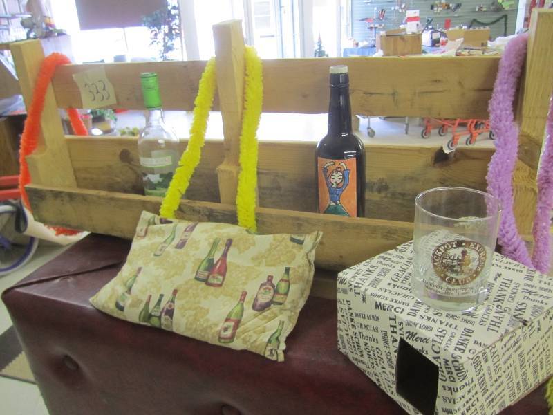lot 333 image: Wine and beer display...