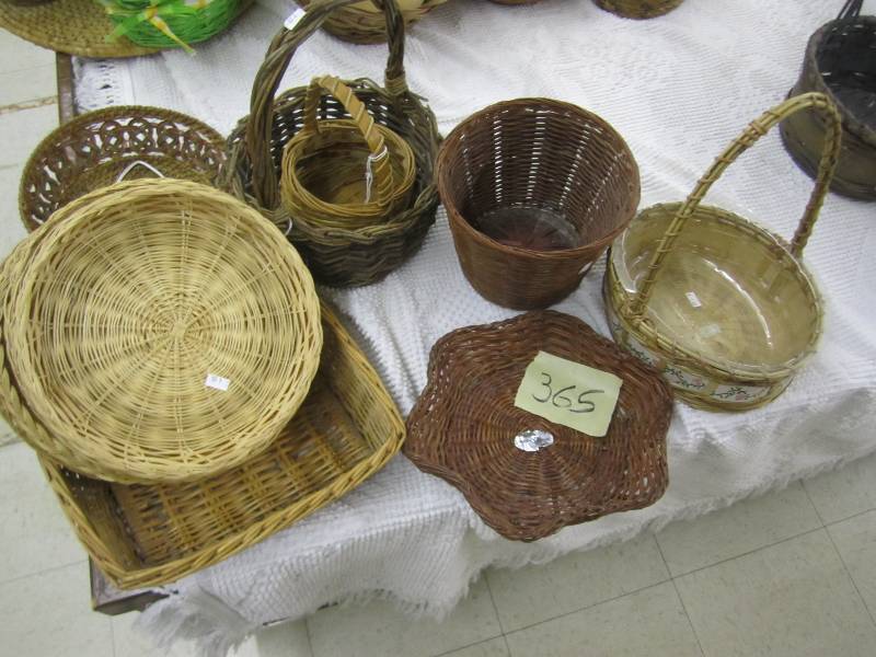 lot 365 image: Woven basket lot...