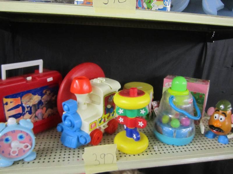 lot 397 image: Lot of vintage toys...