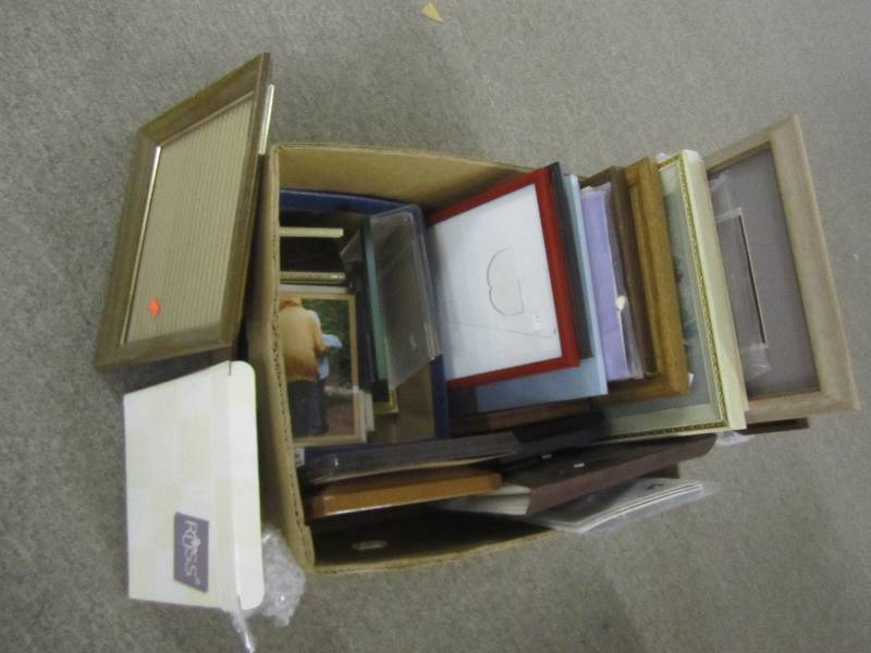 lot 421 image: Picture frame lot...