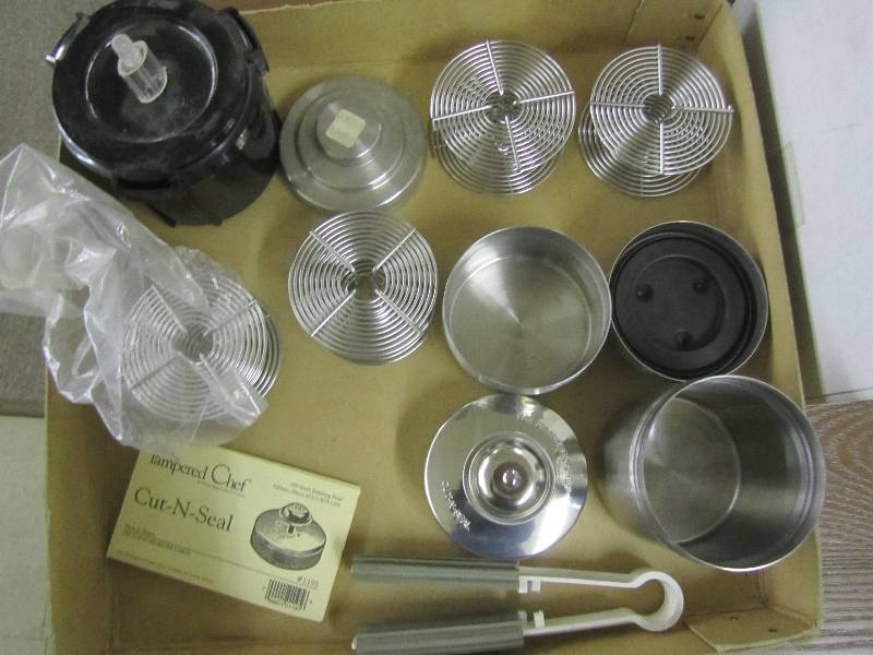 lot 424 image: Pampered Chef cut n seal stainless ...