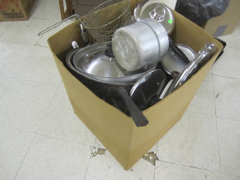 lot 444 image: Lot of metal cooking pots and pans...