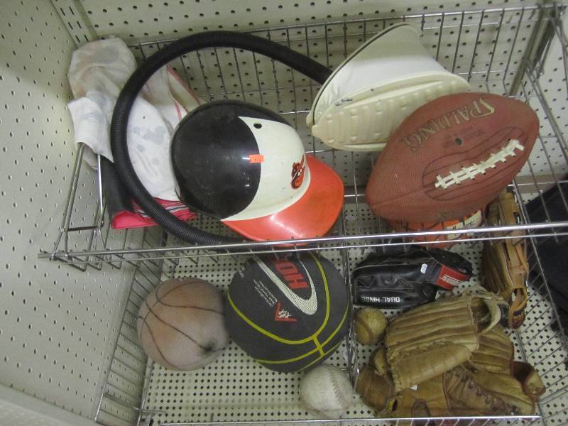 lot 452 image: Lot of sports equipment...