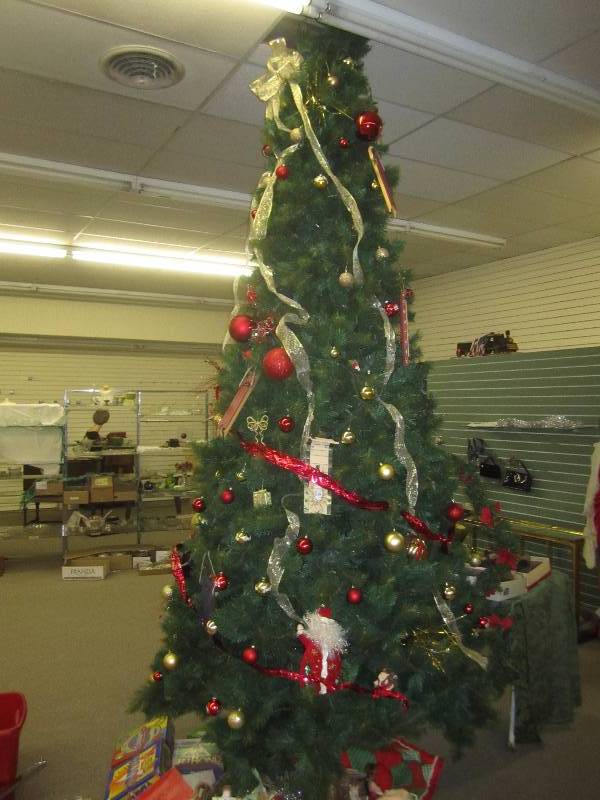 lot 456 image: Large Christmas tree, fullydecorate...