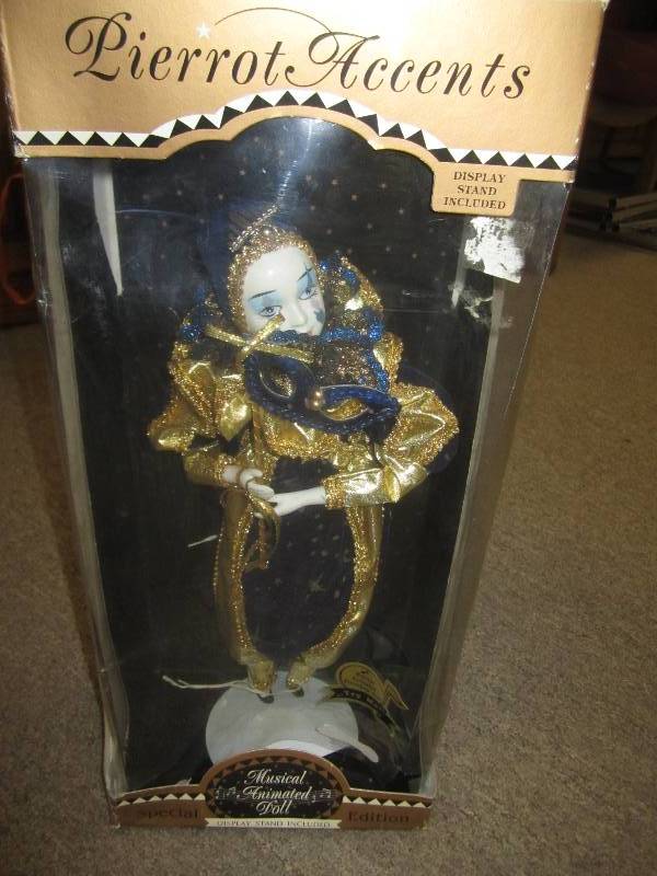 lot 464 image: Musical animated doll in original b...