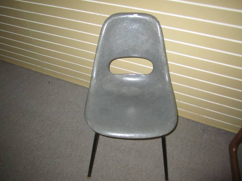 lot 471 image: Vintage chair...