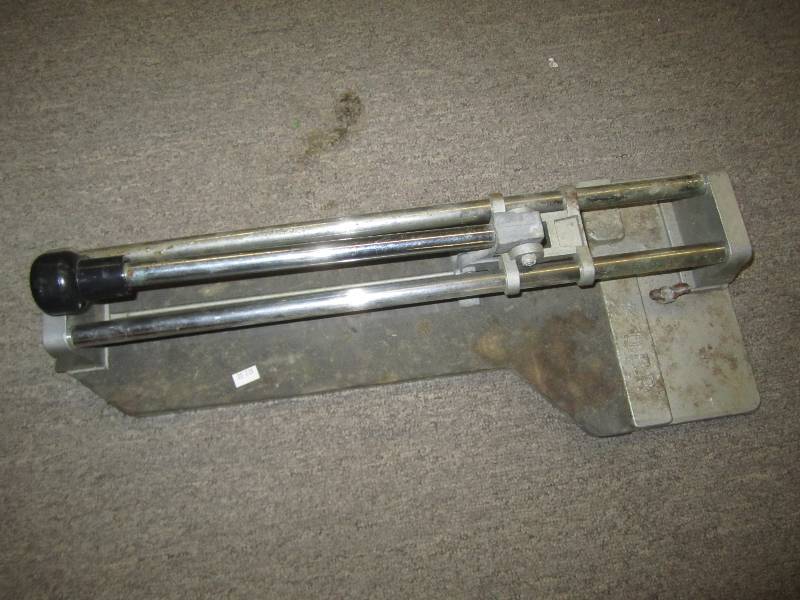lot 485 image: Tile cutter...