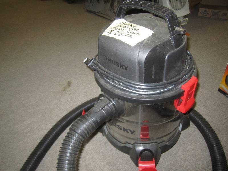 lot 496 image: Husky shop vacuum, works well but i...