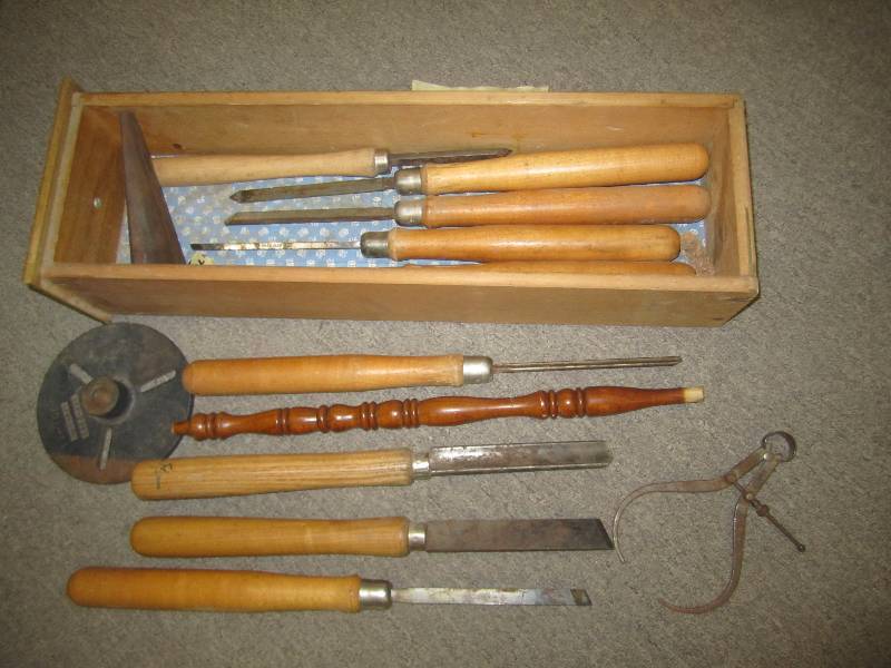 lot 508 image: Wood chiseld and tools...