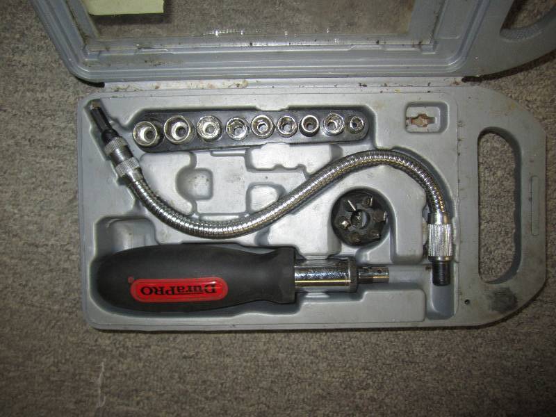 lot 513 image: Flexible neck socket wrench...