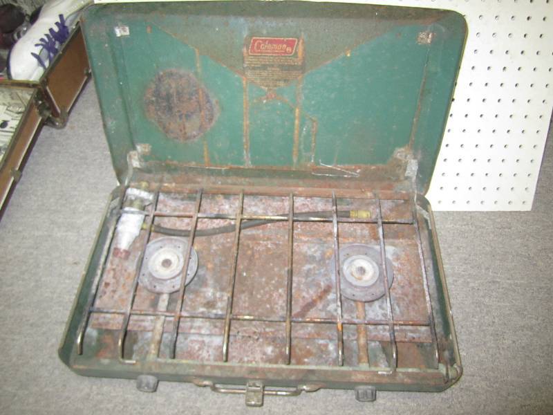 lot 533 image: Gas camp stove...