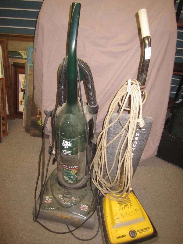 lot 536 image: 2 vacuum cleaners...