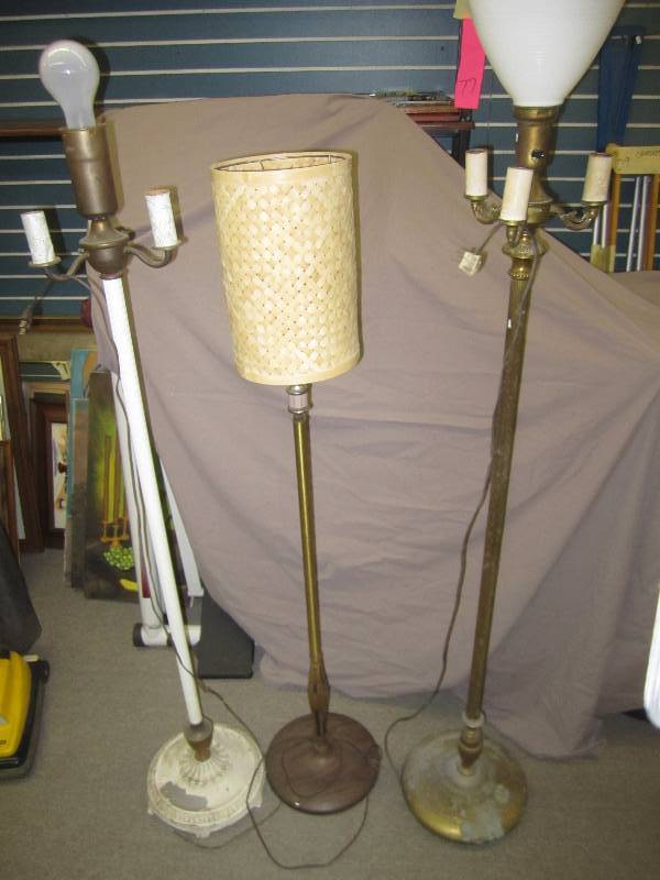 lot 537 image: 3 antique lights...