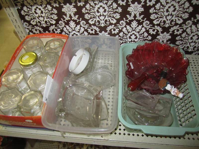 lot 565 image: Lot of vintage and canning glass...