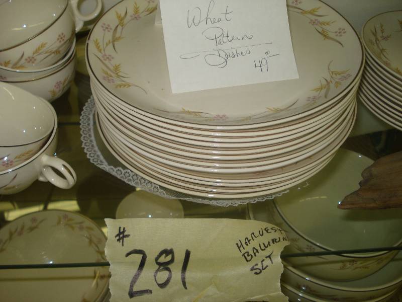 lot 281 image: Wheat pattern dish set...