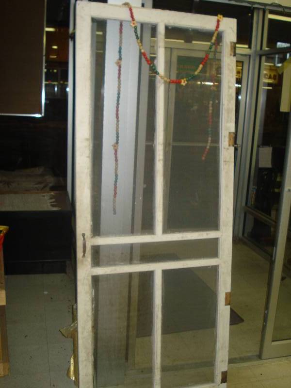 lot 598 image: Screen Door...