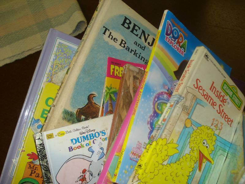 lot 88 image: Lot of kids books...