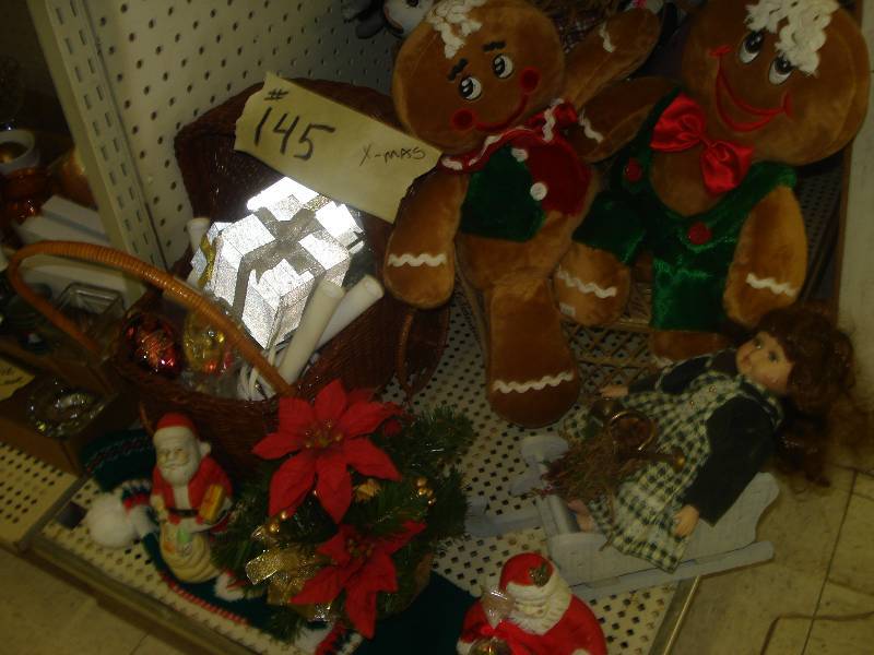 lot 145 image: Holiday dcor...
