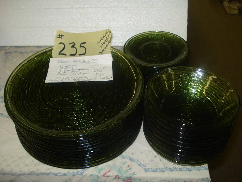 lot 235 image: Anchor Hocking green glass...