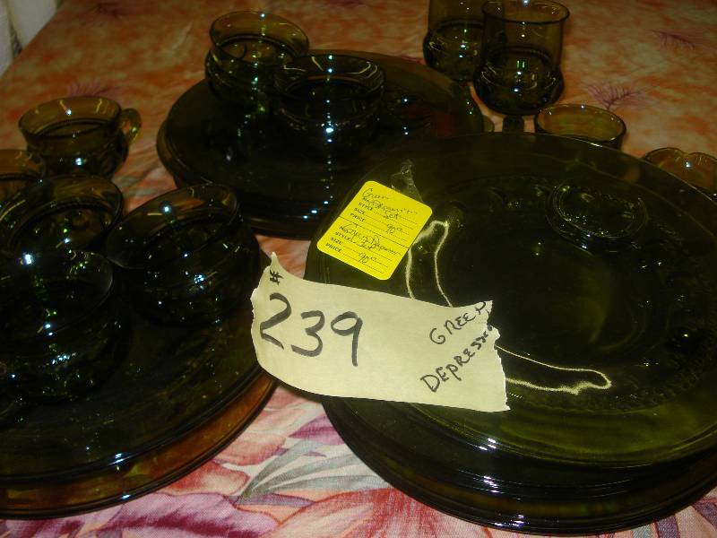 lot 239 image: Green glassware...