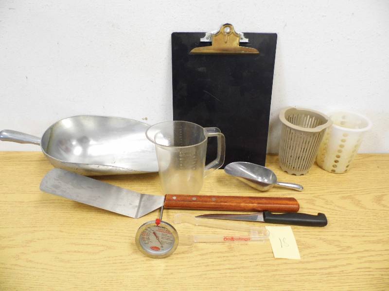 lot 18 image: Misc Kitchen Items