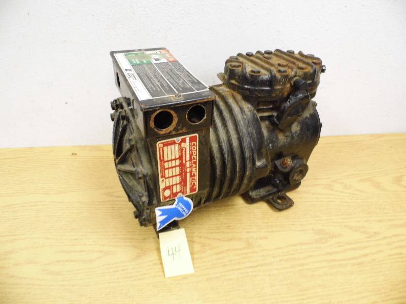 lot 44 image: Compressor Motor