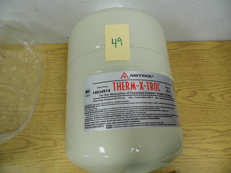 lot 49 image: New Pressure Tank