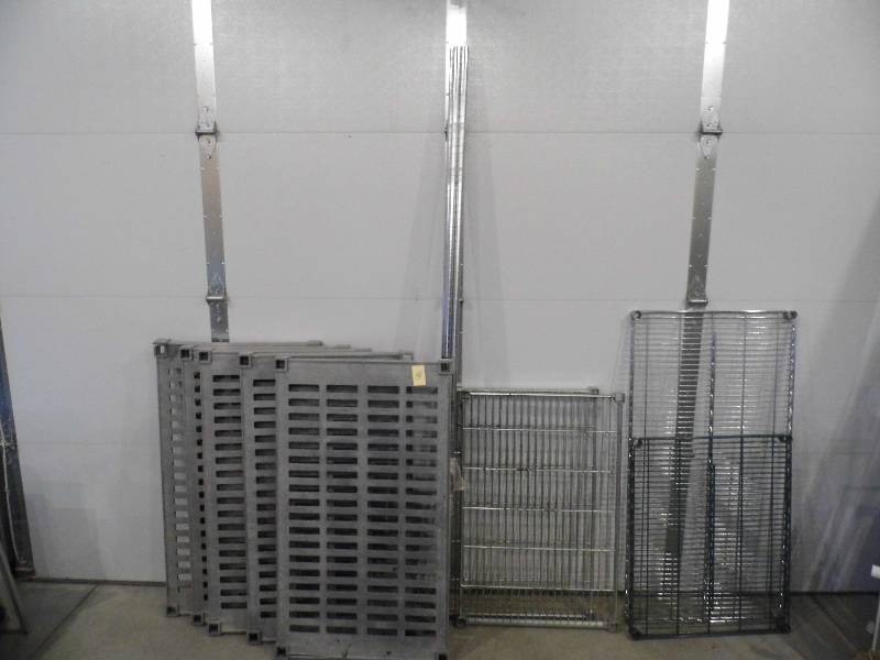 lot 58 image: Shelving Items