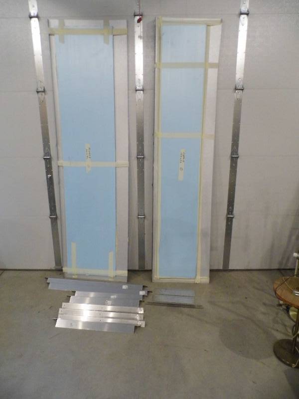 lot 61 image: 3 Pieces Insulated Stainless Steel